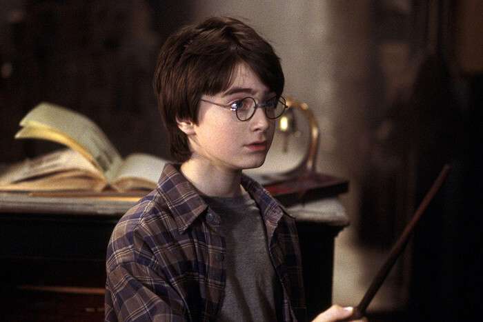 harry-potter-and-the-sorcerers-stone-hd-movie-2001-3-pic700-700x467-61022.jpg