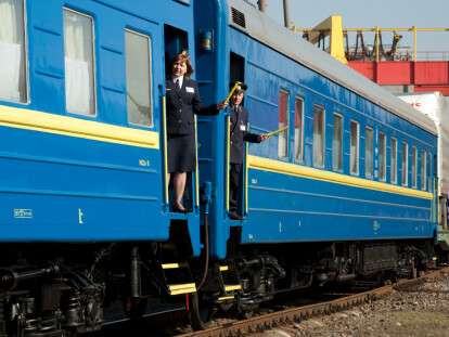 ukrainian_train_railway_pojizd_2.jpg