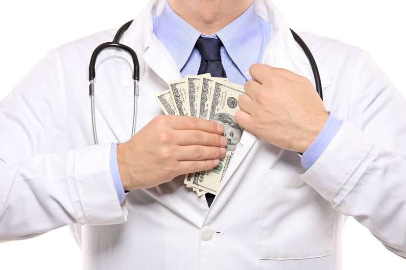 1442842032_doctor-bribe.jpg