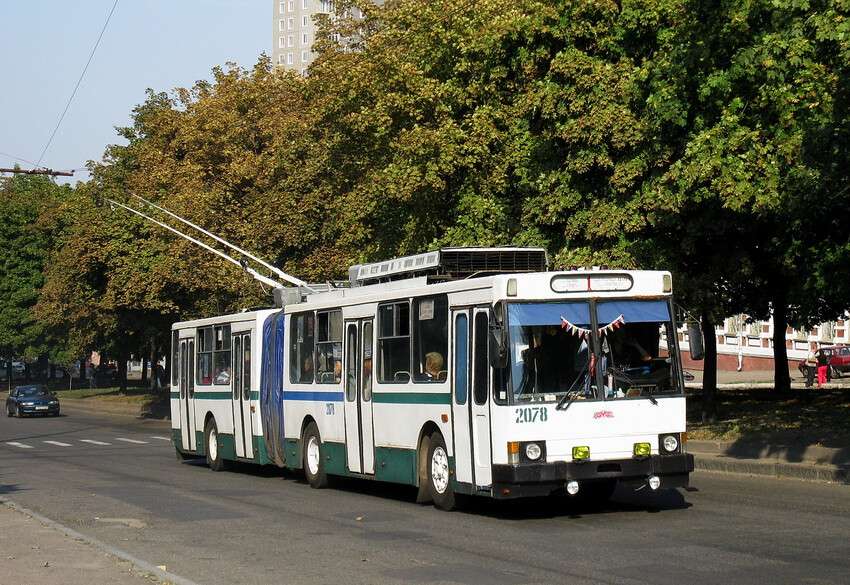 trolleybus.jpg