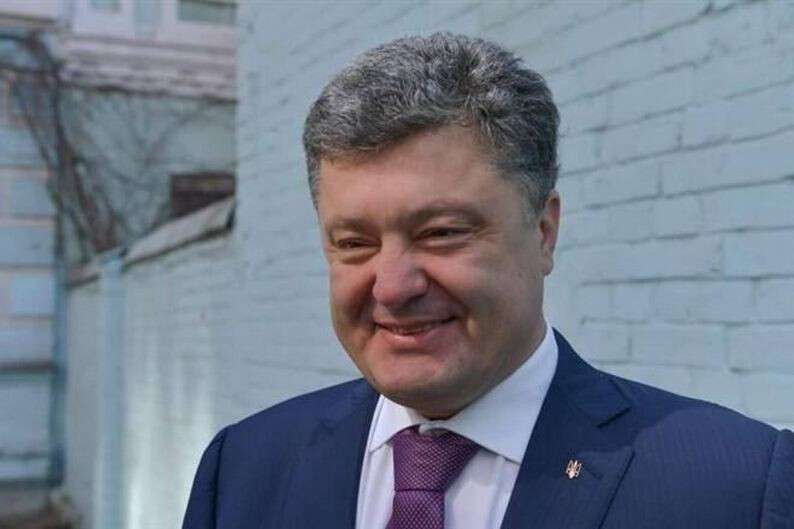 poroshenko_ulybaetsya2_1.jpg