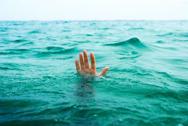 water_ocean_hands_drowning_3854x2579_wallpaper_wallpaper_3854x2579_www.wallpaperswa.com_.jpg