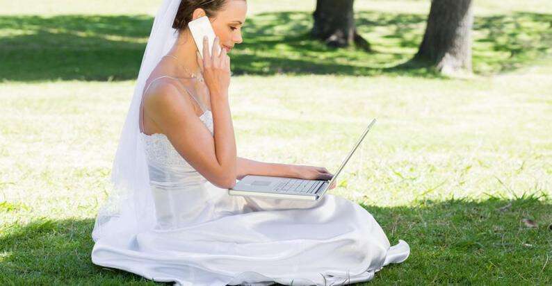 bride-using-laptop.jpg