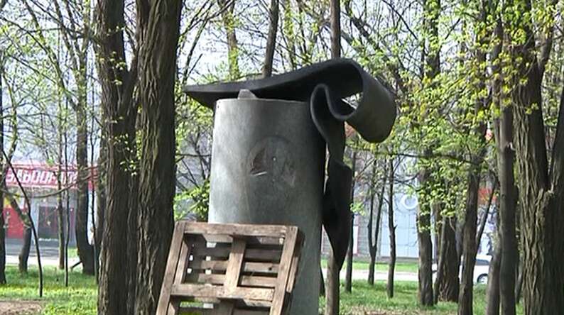pm149image001.jpg