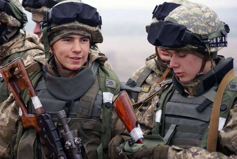 o_kontraktnoy_sluzhbe_rasskazhut_v_gorsovete.jpeg