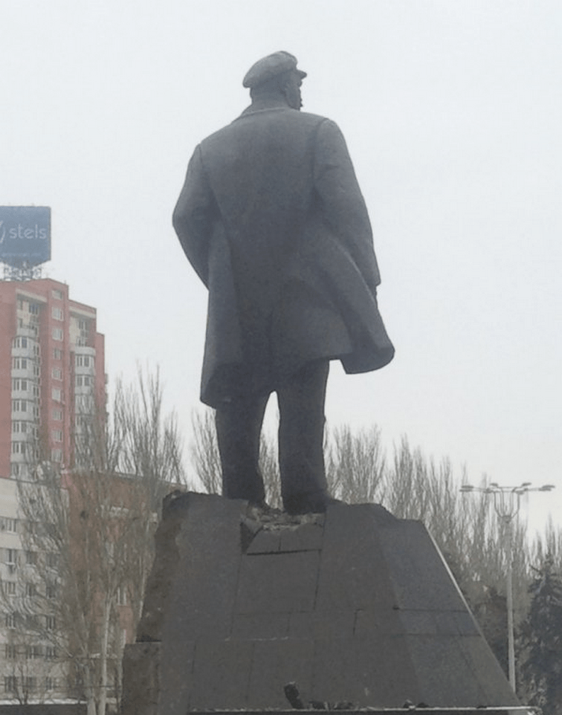 1453883580-9393-lenin-donetsk-vzryiv