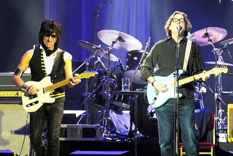 Рок идолы. Jeff Beck. Jeff Beck with Eric Clapton. Derek Sherinian and Jeff Beck. Jeff Beck young.