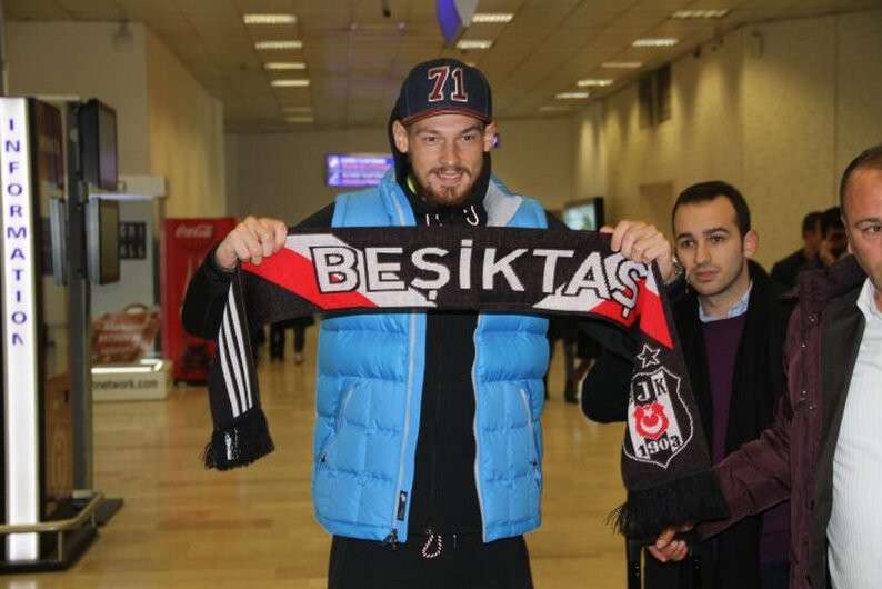 besiktasin-transfer-gorusmelerine-basladigi-boyko-istanbula-002.jpg