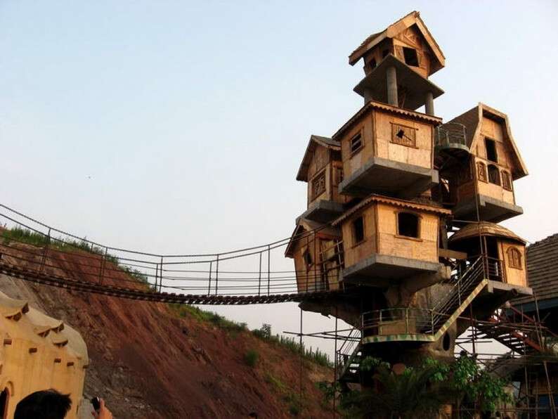 5751660-1000-1452774581-tree-house1