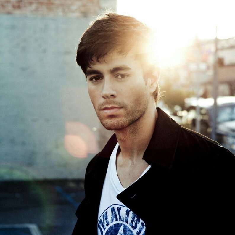 enrique-iglesias-72427-110526