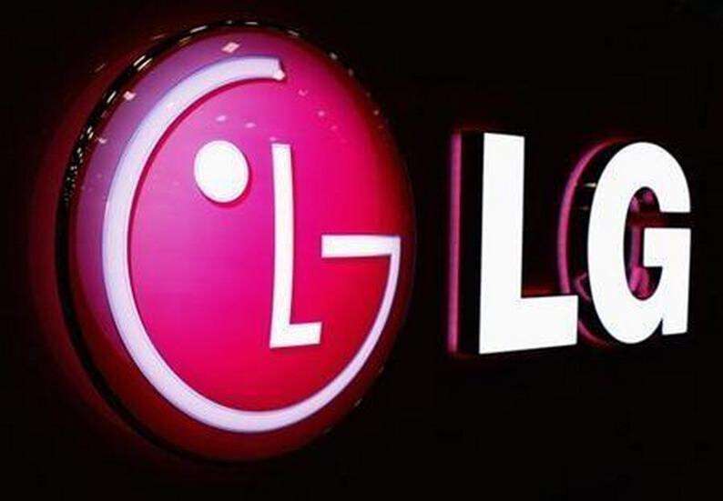 179941-the-lg-logo-is-shown-at-the-cellular-telecommunications-industry-assoc.jpg
