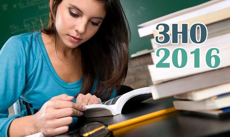 female-student-studying-014.jpg