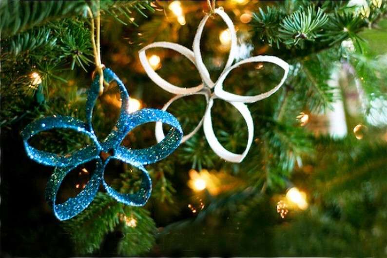 4932410-650-1449234301-diy-christmas-ornaments-for-kids20-homemade-christmas-ornaments-that-kids-can-make-parentmap-lfmqc1ng