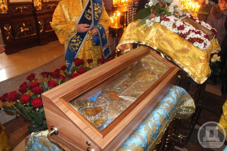 В город прибыла Иерусалимская чудотворная икона Плащаница Божией Матери ...