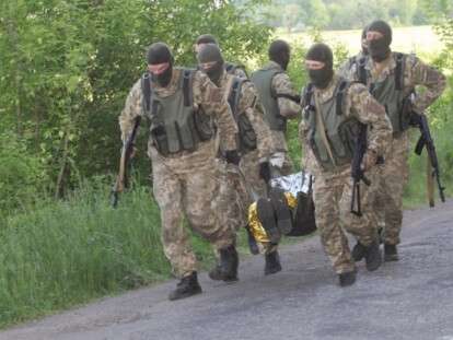 1432191989-2070-trening-po-takticheskoy-meditsine-dnepropetrovsk-evakuatsiya-ranenogo-s-polya-boya-takticheskaya-meditsina-ranenyie.jpg