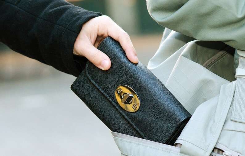 1443527798_pickpocket.jpg