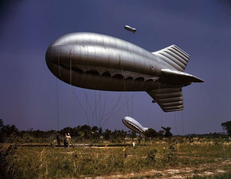 1445611647_barrageballoon.jpg