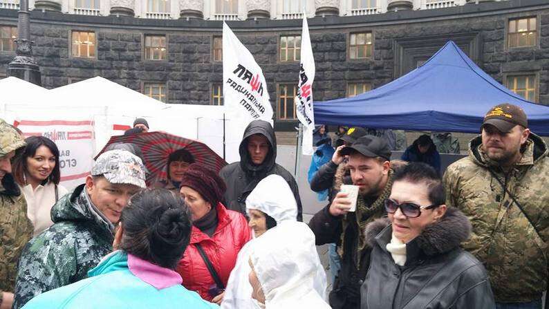 12106922_898293233592633_626715364716345619_n