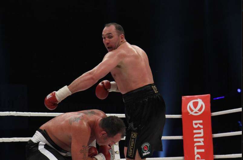 alexander-ustinov-vs.-jason-gavern_002.jpg
