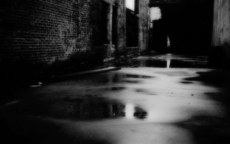 rainy-dark-alley-photography-hd-wallpaper-1920x1200-6972.jpg