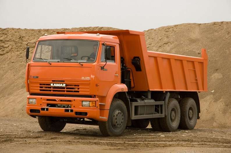 kamaz-6520-v-karere.jpg