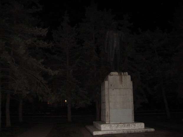 09-5526c6a795dce-v_dnepropetrovske_segodnya_upal_ocherednoj_lenin