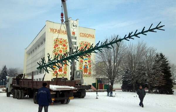 2_gorodskaya_elka_dneprodzerzhinsk