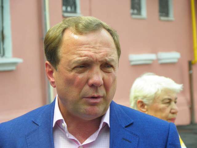 stanislav_safronov_rasporyadilsya_vnesti_izmeneniya_v_raspredelenie_byudzhetnyh_sredstv.jpg