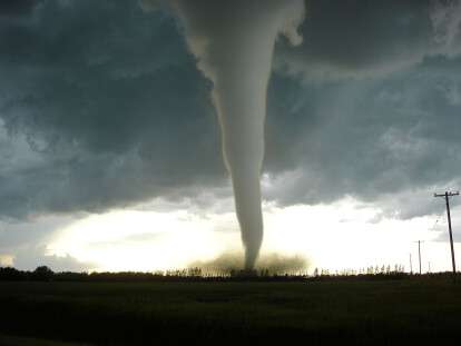 1200px-F5_tornado_Elie_Manitoba_2007