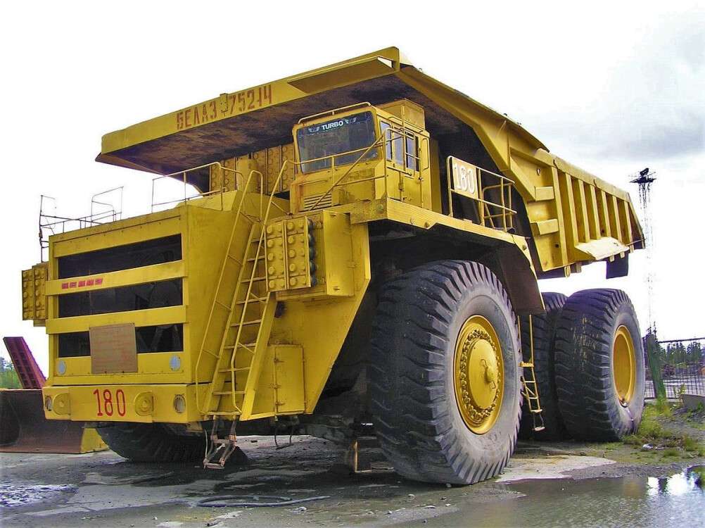 1200px-BelAZ_haul_truck