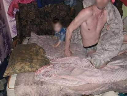 377082_v_dnepre_dvuhletnij_rebenok_zhil_sredi_mu