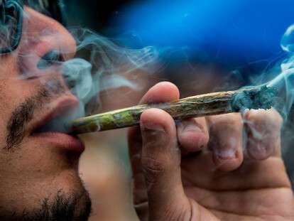 5_reasons_to_smoke_every_day