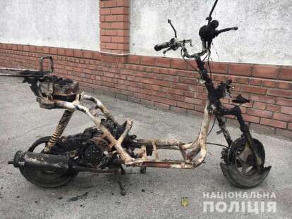 moped3-696x522