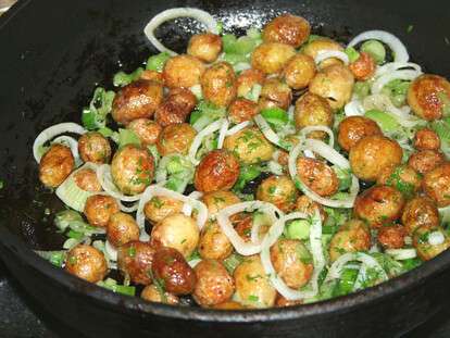 1369686495_87341213_24