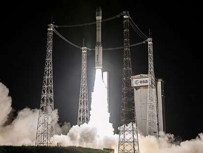 raketa-vega-s-ukrainskim-dvigatelem-uspeshno-vyvela-v-kosmos-tri-sputnika