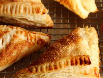 slojki-s-yablokami-v-duhovke-recept-s-foto