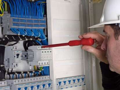 33327756_tehnicheskoe-obsluzhivanie-elektroustanovok