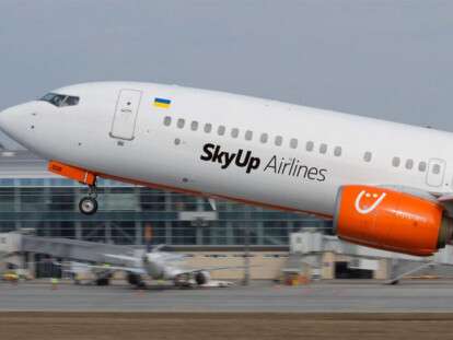 skyup_takeoff_yt-696x463