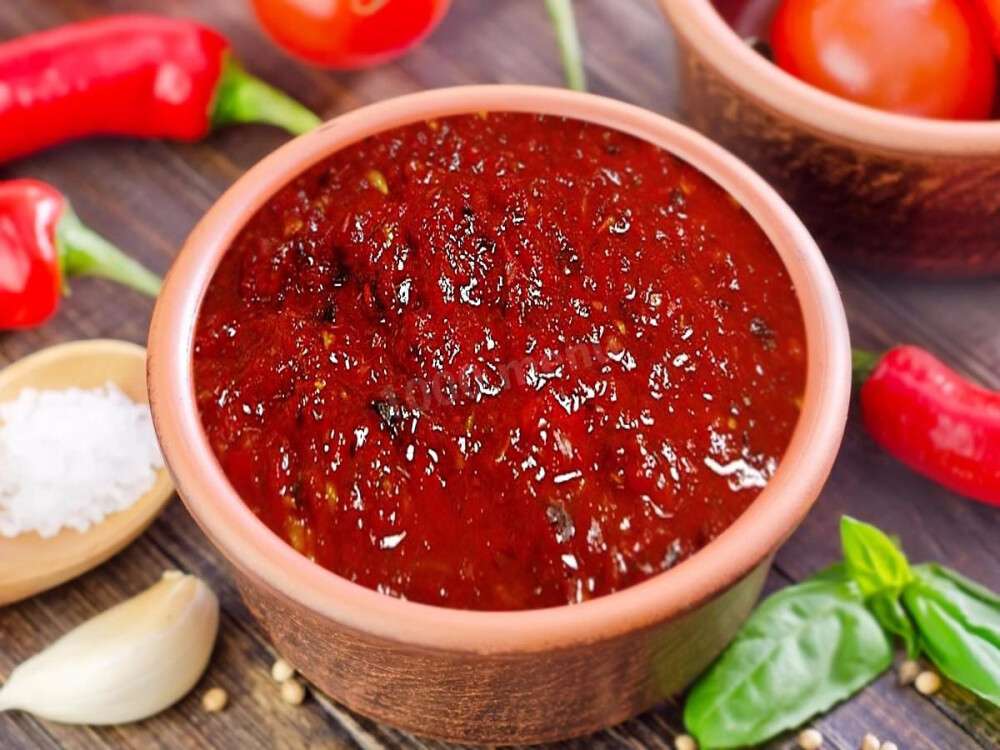 Способ приготовления томатного соуса «Огонёк» из свежих помидоров.