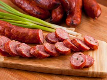 kolbasa-xolodnogo-kopcheniya-domashnyaya_1560784423_1_max