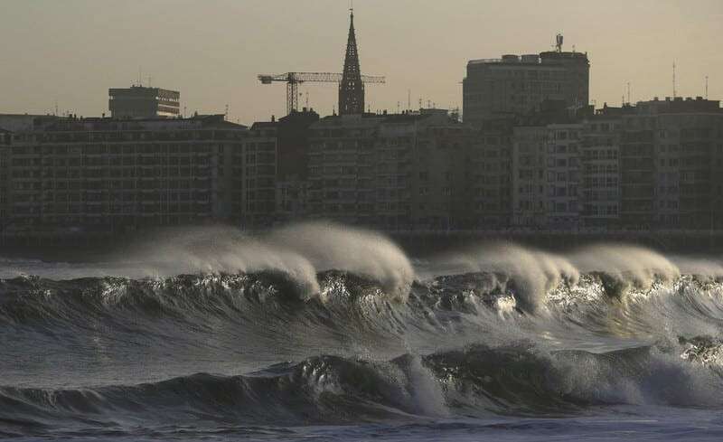 Yellow level alert for heavy swell in San Sebastian