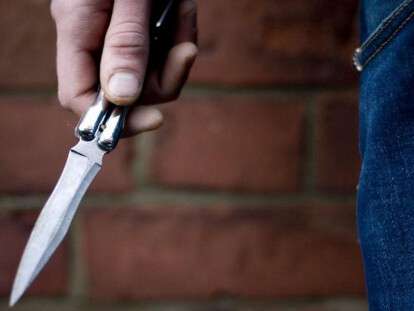 landscape-1445448133-man-with-knife