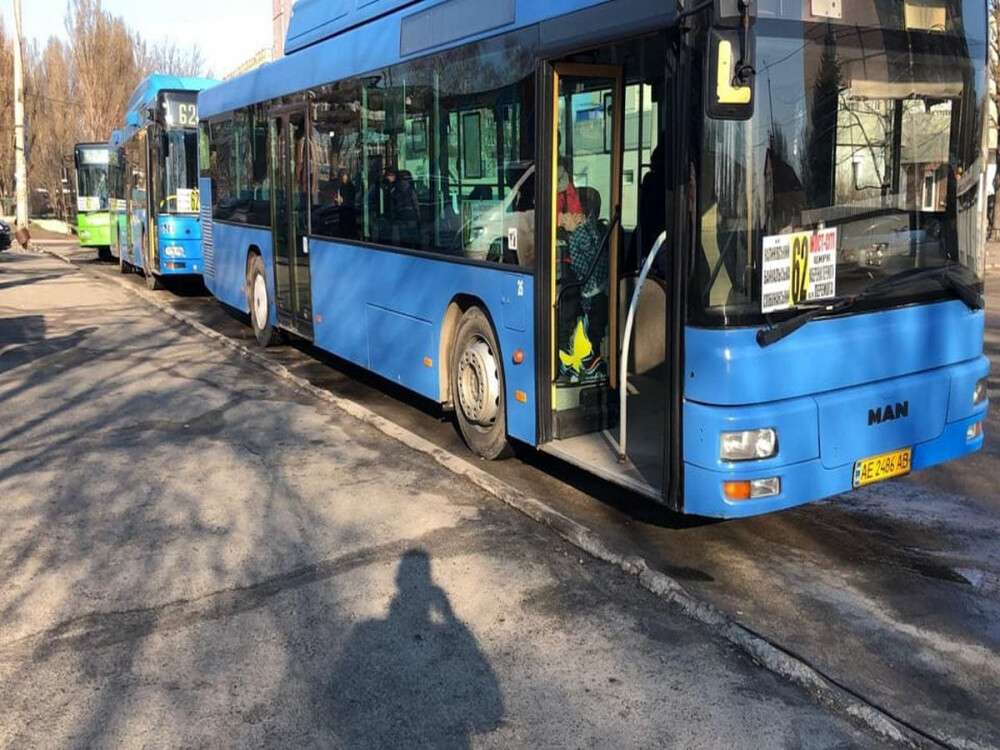 В Днепре на 62-й маршрут вышли автобусы большой вместимости (Фото)