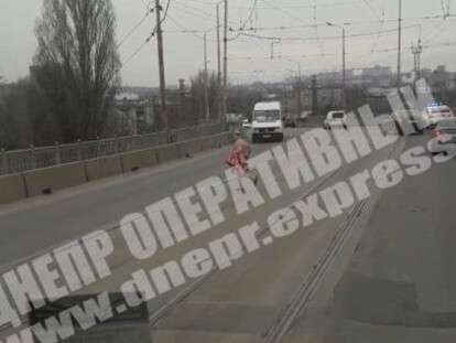 golyy-1583153853-2F8sv-medium