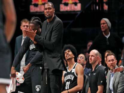 Новая жертва коронавируса: болезнь обнаружена у звезды НБА