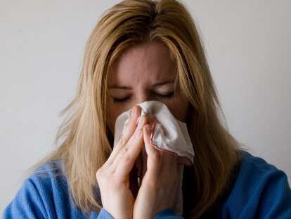 hand-person-winter-people-girl-woman-891702-pxhere.com_-1024x736