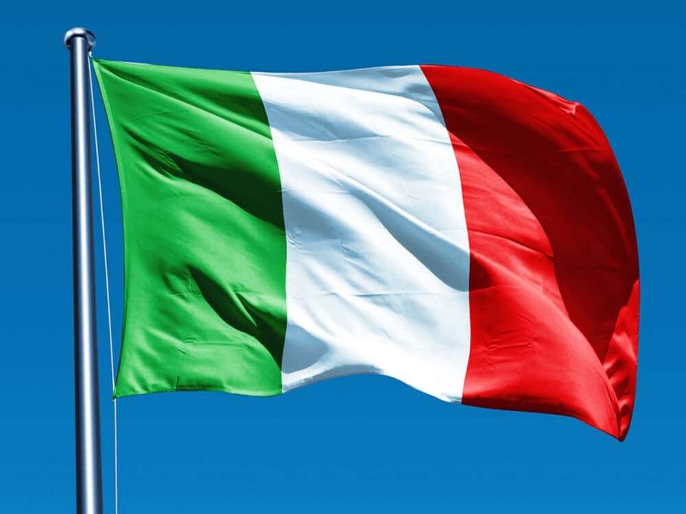 Италия продлила срок разрешений на проживание
