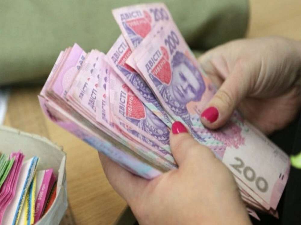 Дополнительные выплаты украинцам: кто сколько получит