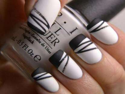 Полосатый маникюр: самые удачные идеи нескучного рисунка 2020