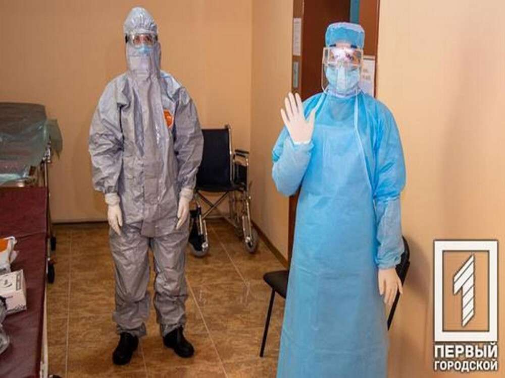Коронавирус: на Днепропетровщине врачам передали наборы для защиты от COVID-19 (Фото)